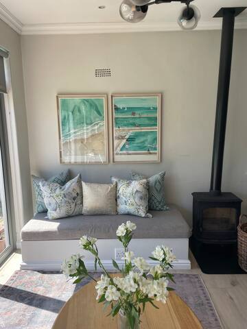 Stylish, sunny and secure family home with views gallery image 2