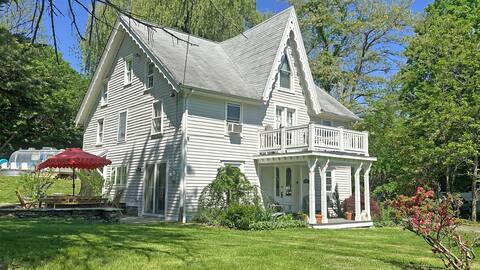 Cozy Riverfront Victorian in the Hudson Valley