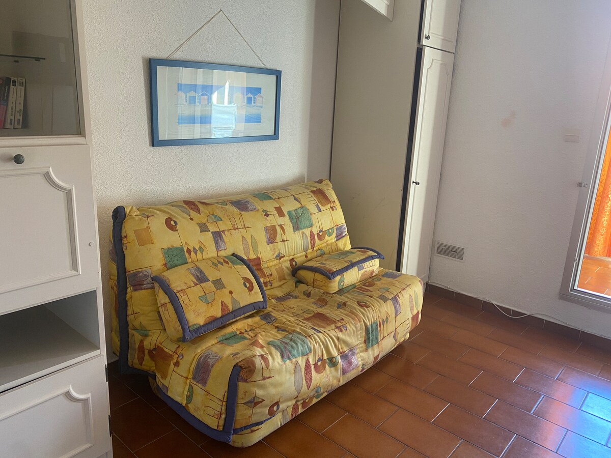 Chumba Kikuu - Kitanda cha Sofa