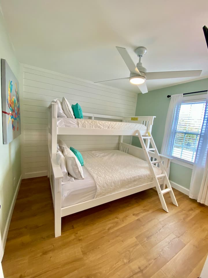 Queen bed and Twin XL