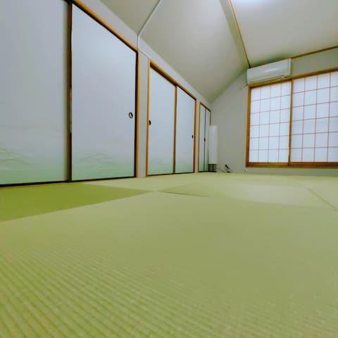 Spacious 4-Bedroom Tokyo Retreat Near Station