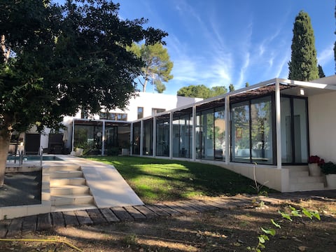 Take a break¡ Wonderful villa with pool and garden