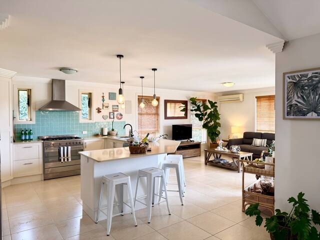 Peaceful sanctuary on the Plateau gallery image 3