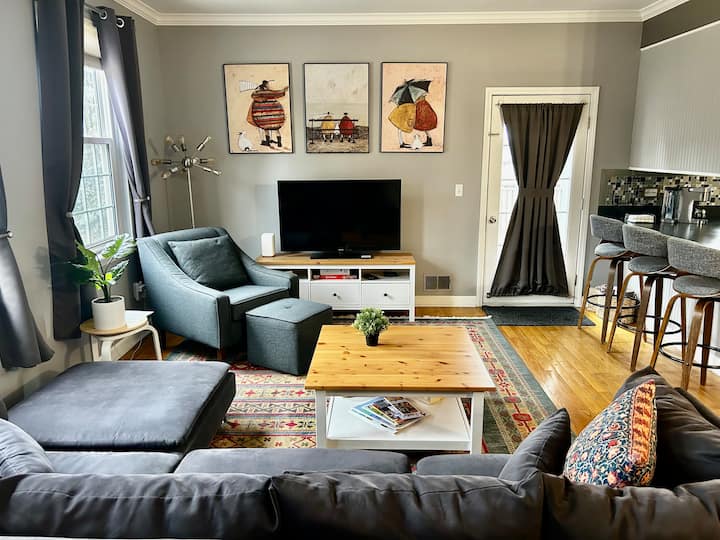 Spacious Porter House - 8 Mins To Town — Sleeps 11 - Ann Arbor, MI