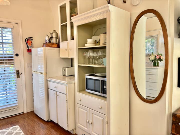 Cottage At Main Street Farmhouse! - Yountville, CA