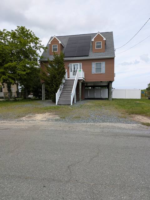 Escape to Bowers Beach (Near Dover and DE Turf)