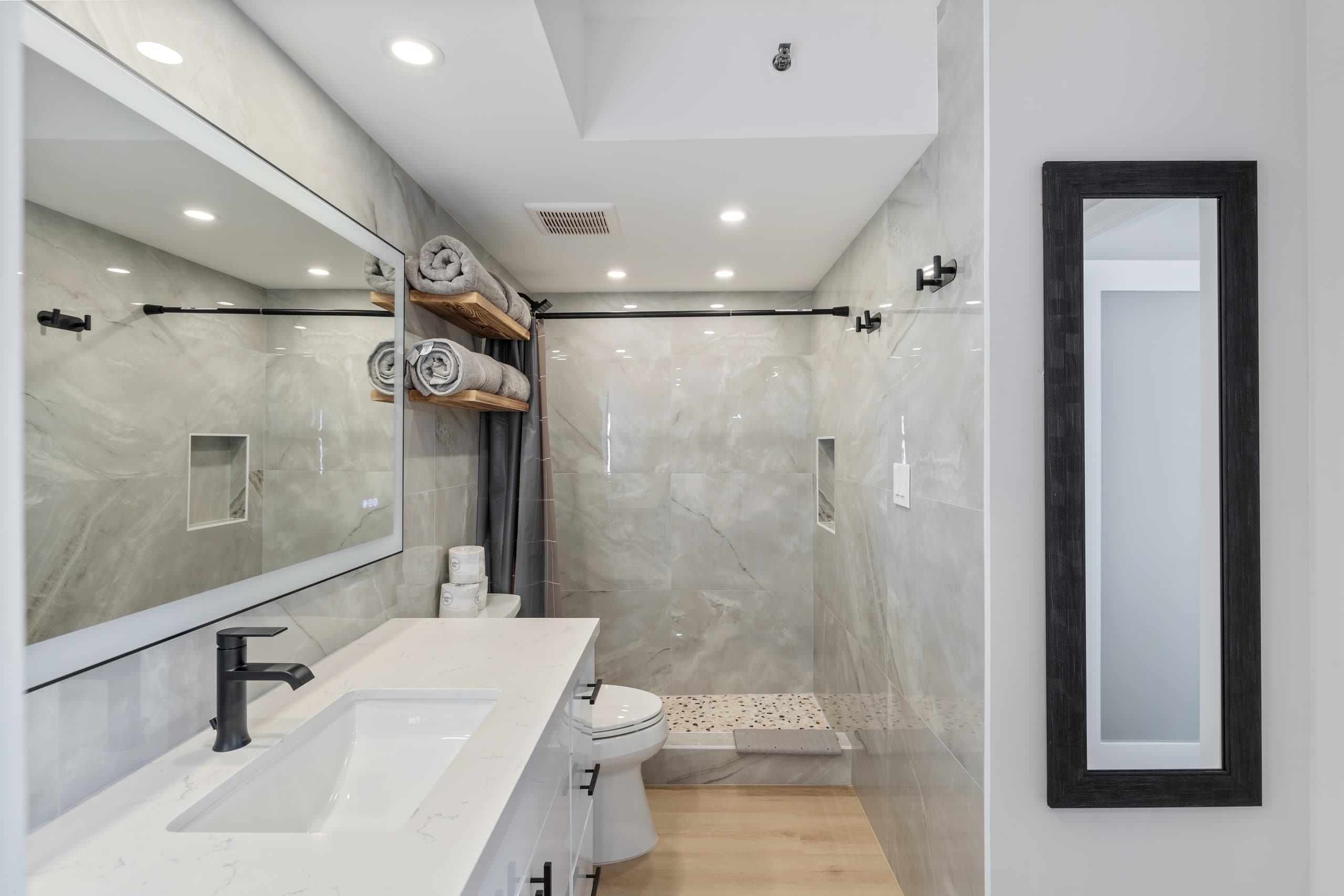 Condo in Honolulu · ★4.63 · 1 bedroom · 2 beds · 1 private bath - Image 16