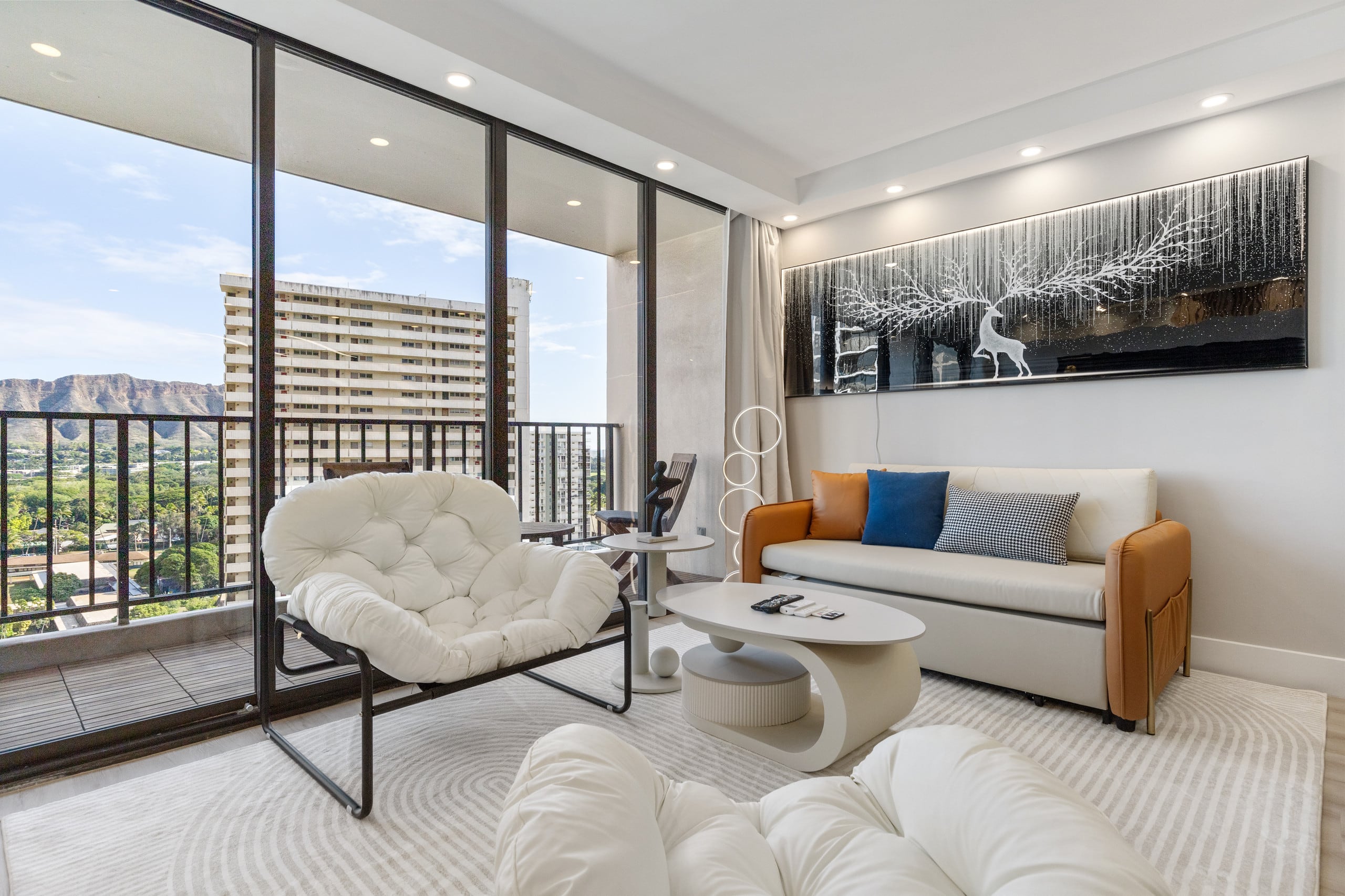 Condo in Honolulu · ★4.63 · 1 bedroom · 2 beds · 1 private bath - Image 7
