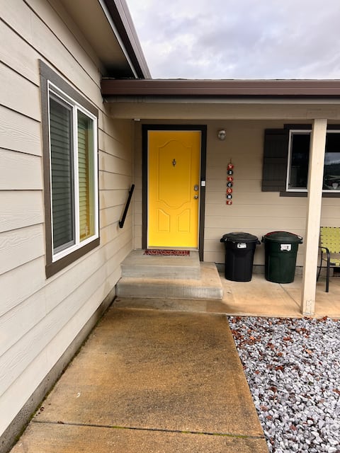 Great Get Away Centrally located with boat parking