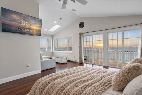 Beautiful Bayfront Home • Heated Pool & Jacuzzi