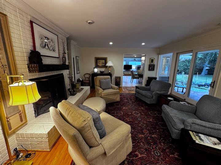 Single Level Living With Killer Backyard - Chapel Hill, NC