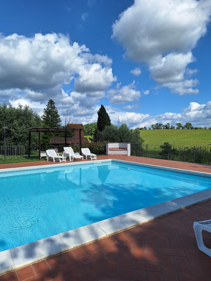 Agr Tenuta Buccialla Vinci (Fi) - Rosa Di Bosco