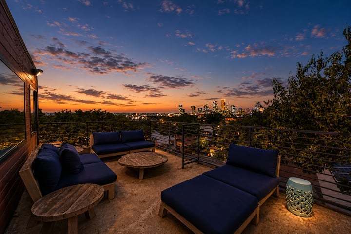 Modern Eastside Home + Rooftop Deck - Valerie! - Austin, TX