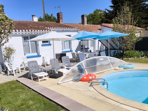 Villa 8 people-Pool, Jacuzzi, Garden. Beaches 15km