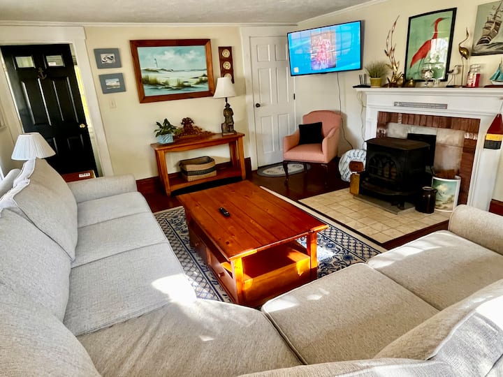 Walk To Beach, Restaurants And Ocean Edge. - Eastham, MA