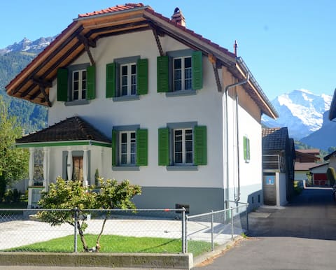 Jungfrau Family Holiday Home, 5 bedrooms 10 guests