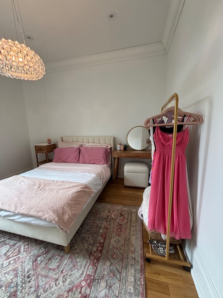 غرفة النوم 2