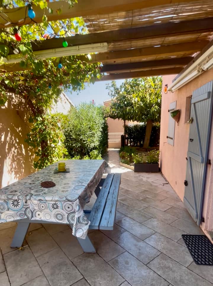 Agréable Maison, Grande Terrasse Proche De La Mer - Valras-Plage
