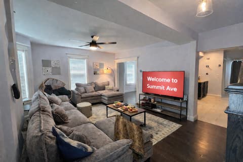 Popular Airbnb listing: #9 Modern Home 15 min to Boston w/ Yard & Parking in Everett