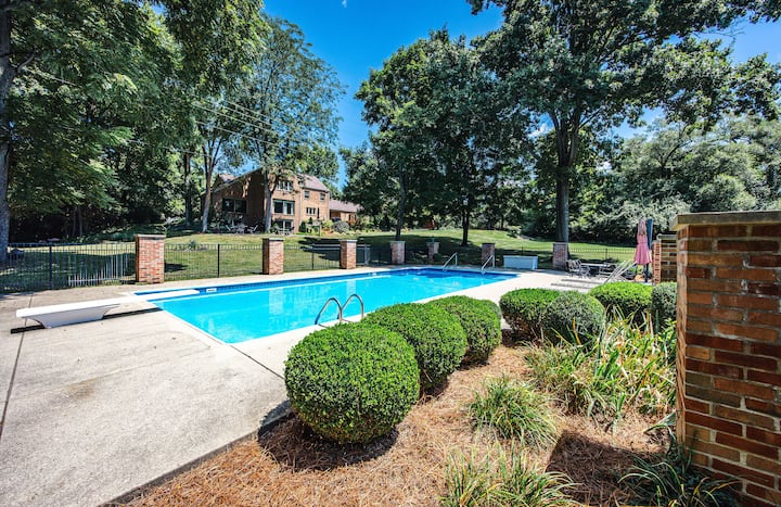 Gathering Acres | 5BR Home | 5 Min to Spooky NooK
