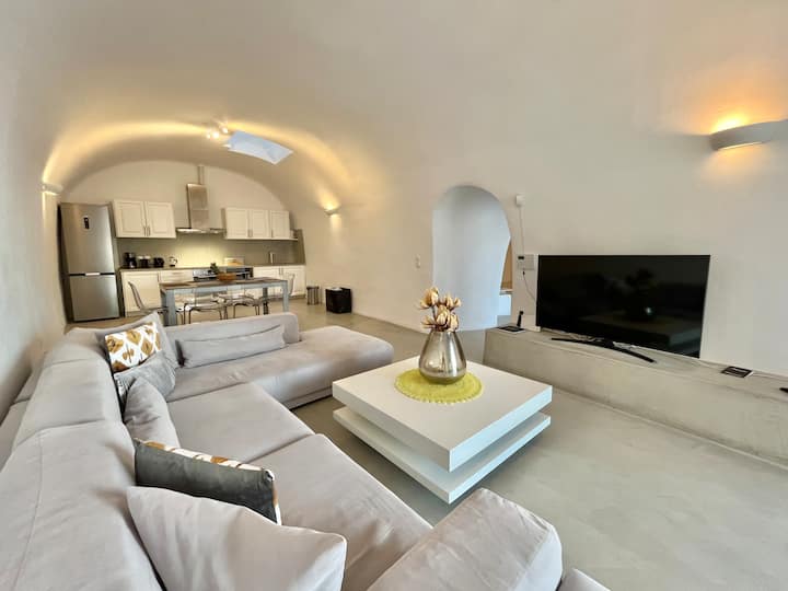 Private 3000 Sq Ft Oasis Home In Firostefani - Santorin