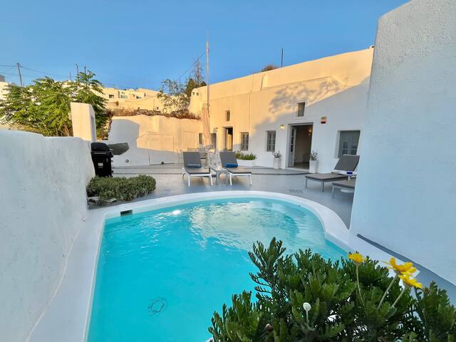 Private 3000 sq ft Oasis Home in Firostefani gallery image 2