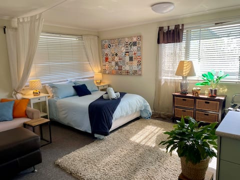 Top performing Airbnb: Spacious Studio, Private Entrance, Self Contained in Brisbane