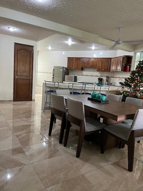 Popular Airbnb listing: House swimming pool & jacuzzi, Jiutepec Morelos in Constitución