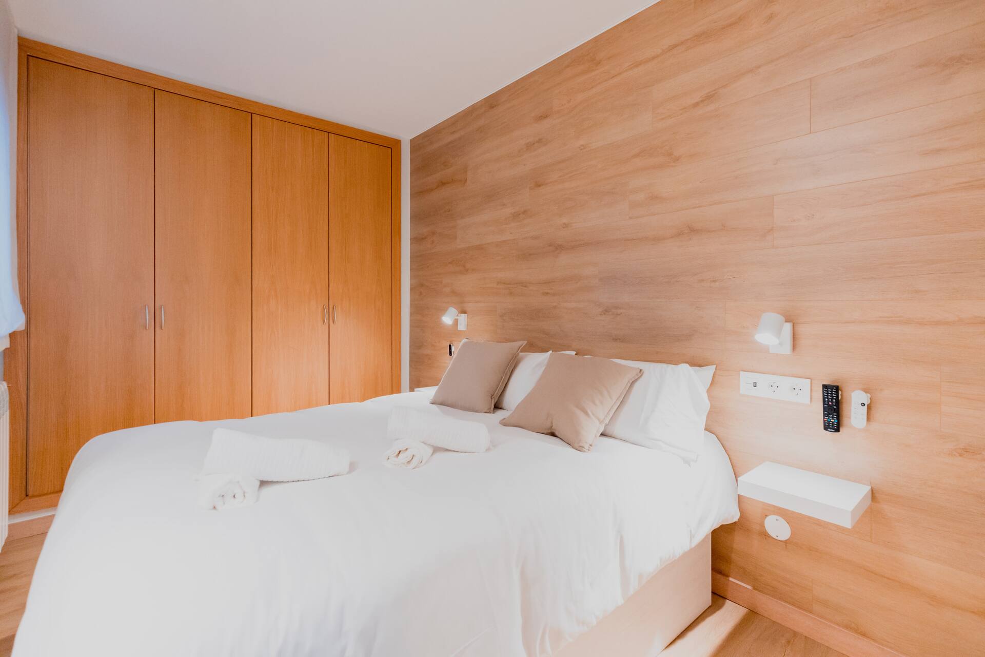 Comfort Escaldes. HUT 5003 - HUT 7755