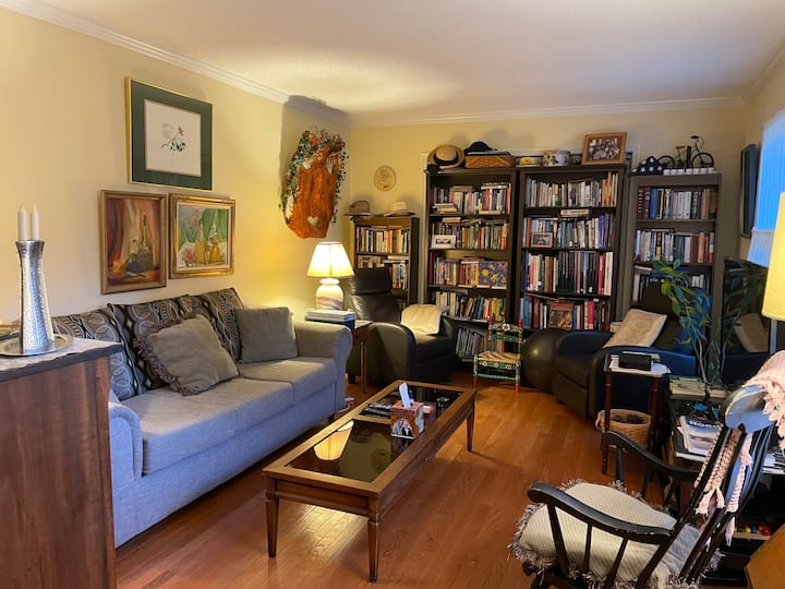 Gg (Economy) — Private Room / Full Breakfast - Greensboro, NC