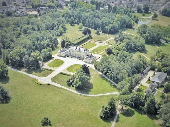 Casa De Campo Para 14 Personas, En El Parque De Un Castillo Del Siglo Xviii. - Craon