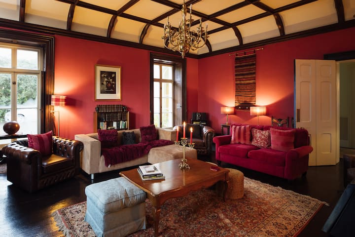 Elegant Pembrokeshire Country House - Sleeps 17 - Pembrokeshire