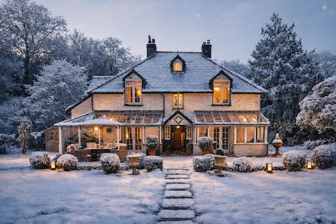 Hidden Country House in Laugharne | Sleeps 10