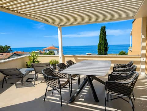Penthouse K with stunning sea view