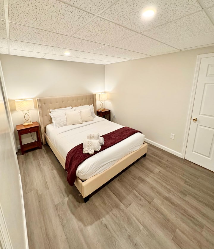 Kitanda cha malkia cha kiwango cha chini 