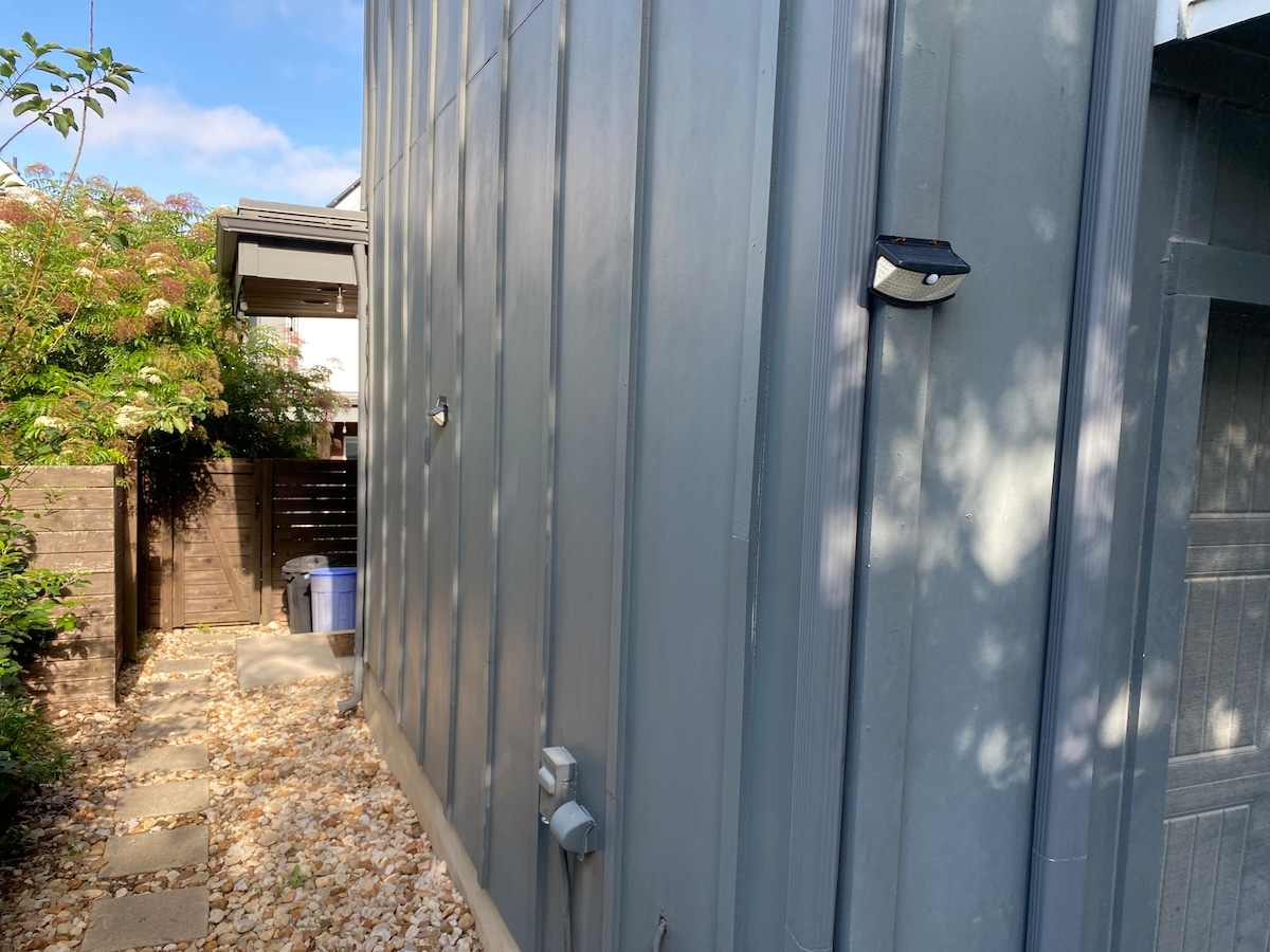 Private and Hip Centrally Located East Austin Guesthouse