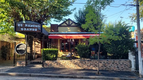 Top Airbnb: Mina Clavero 2 rooms garage pool breakfast en Mina Clavero