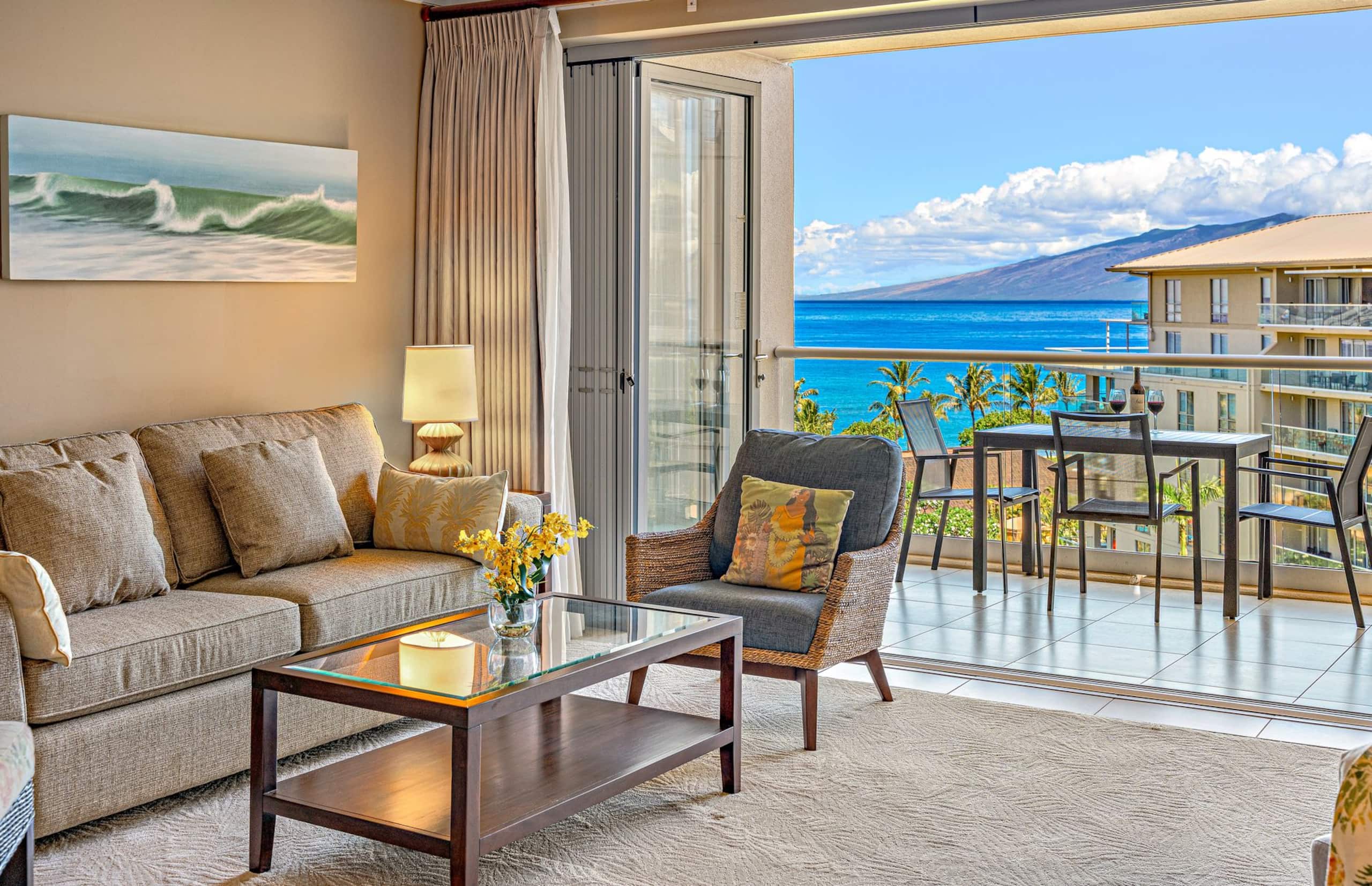 Condo in Lahaina · ★4.9 · Studio · 2 beds · 1 bath - Image 3