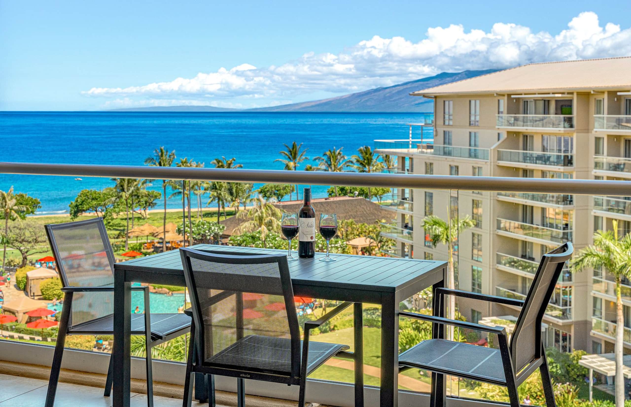 Condo in Lahaina · ★4.9 · Studio · 2 beds · 1 bath - Image 1
