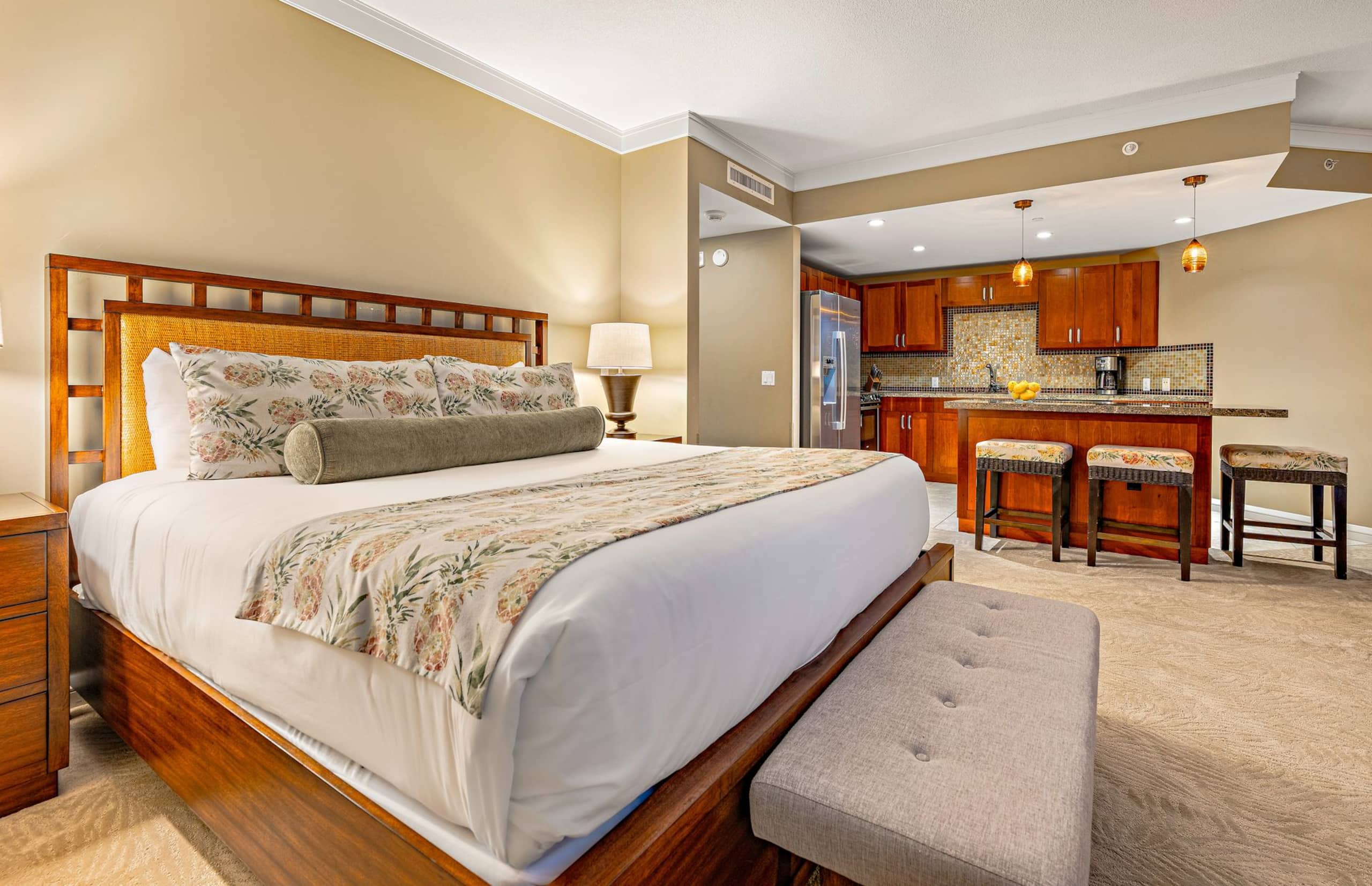 Condo in Lahaina · ★4.9 · Studio · 2 beds · 1 bath - Image 17