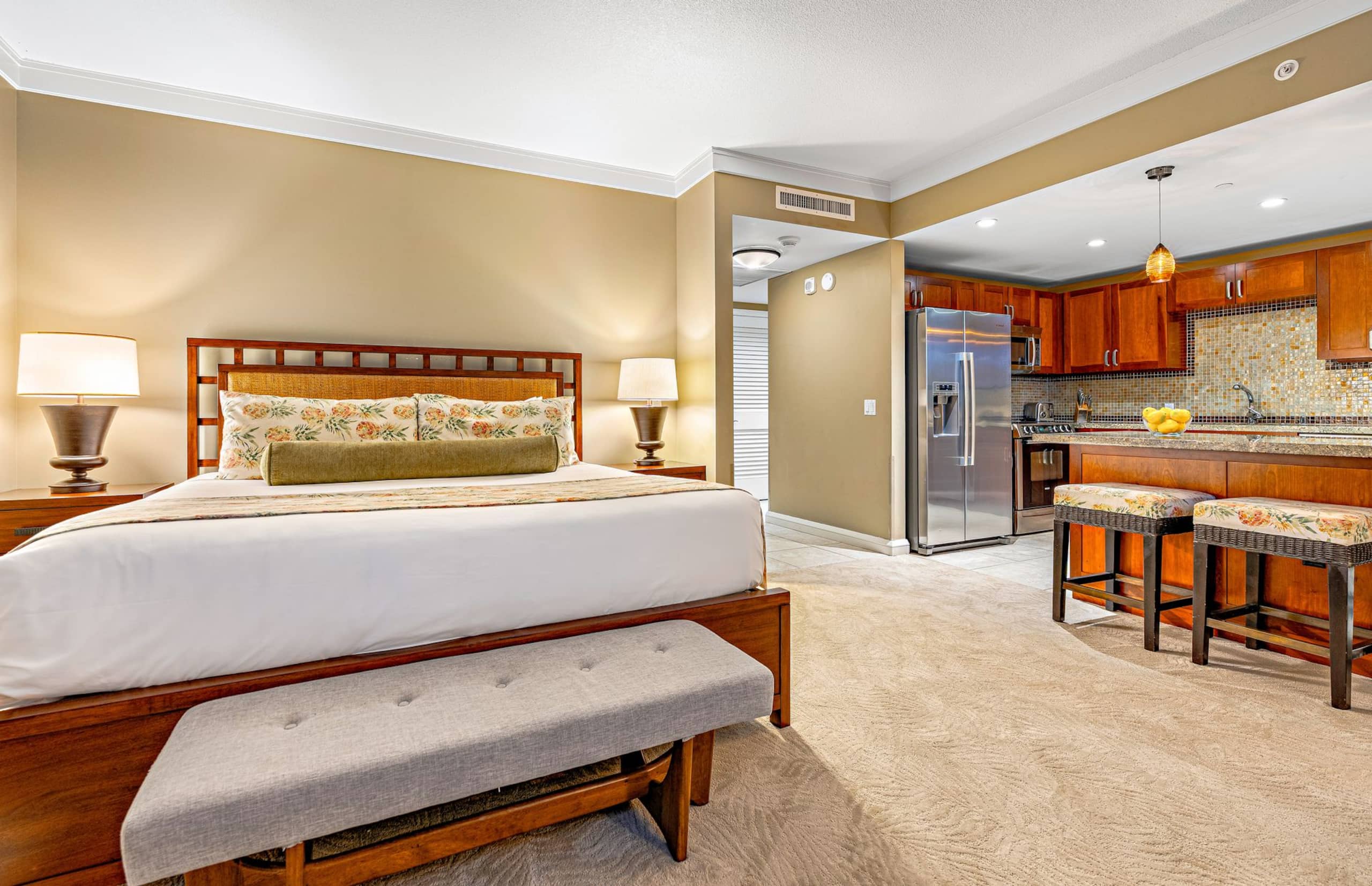 Condo in Lahaina · ★4.9 · Studio · 2 beds · 1 bath - Image 16