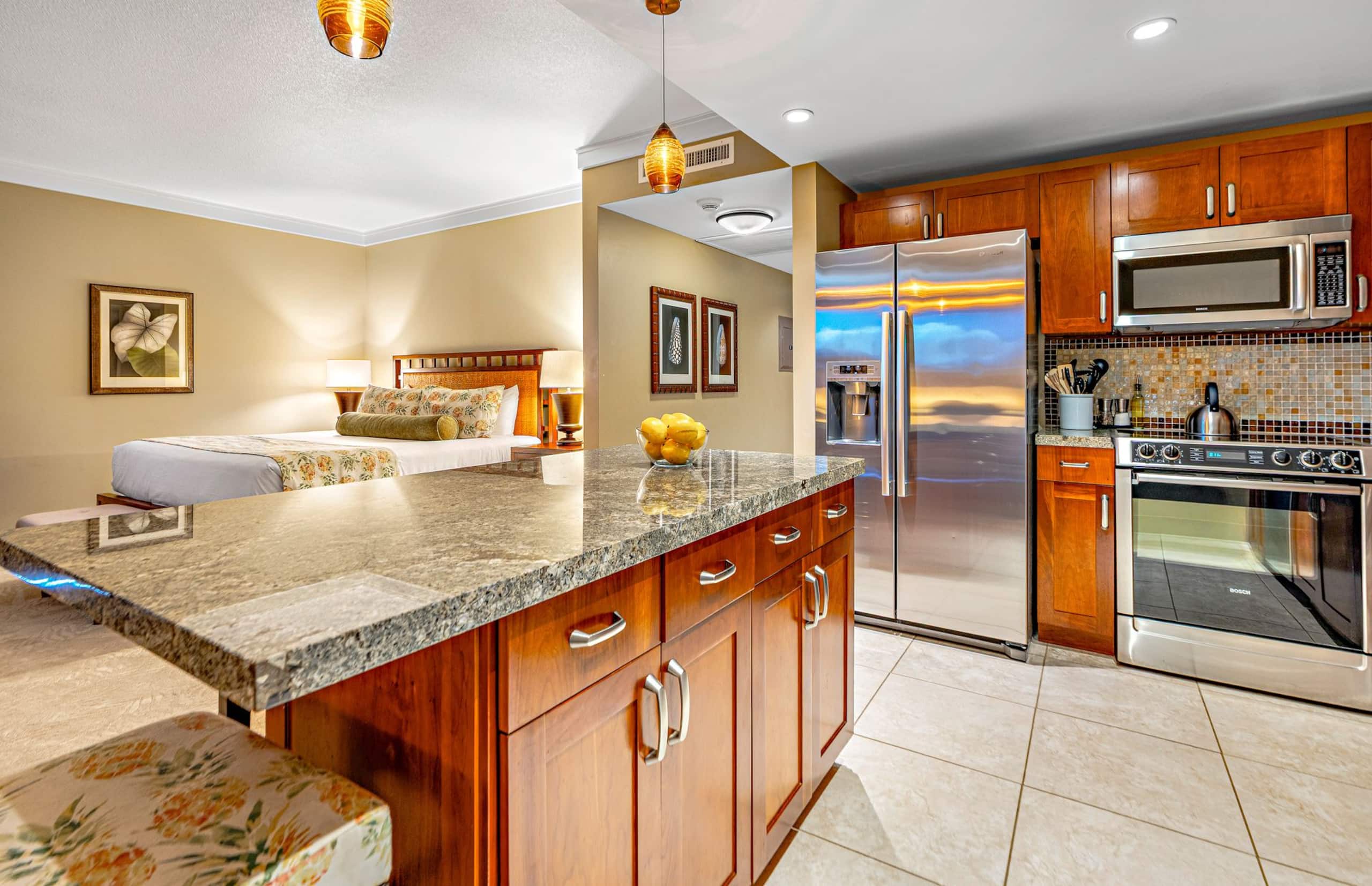 Condo in Lahaina · ★4.9 · Studio · 2 beds · 1 bath - Image 8