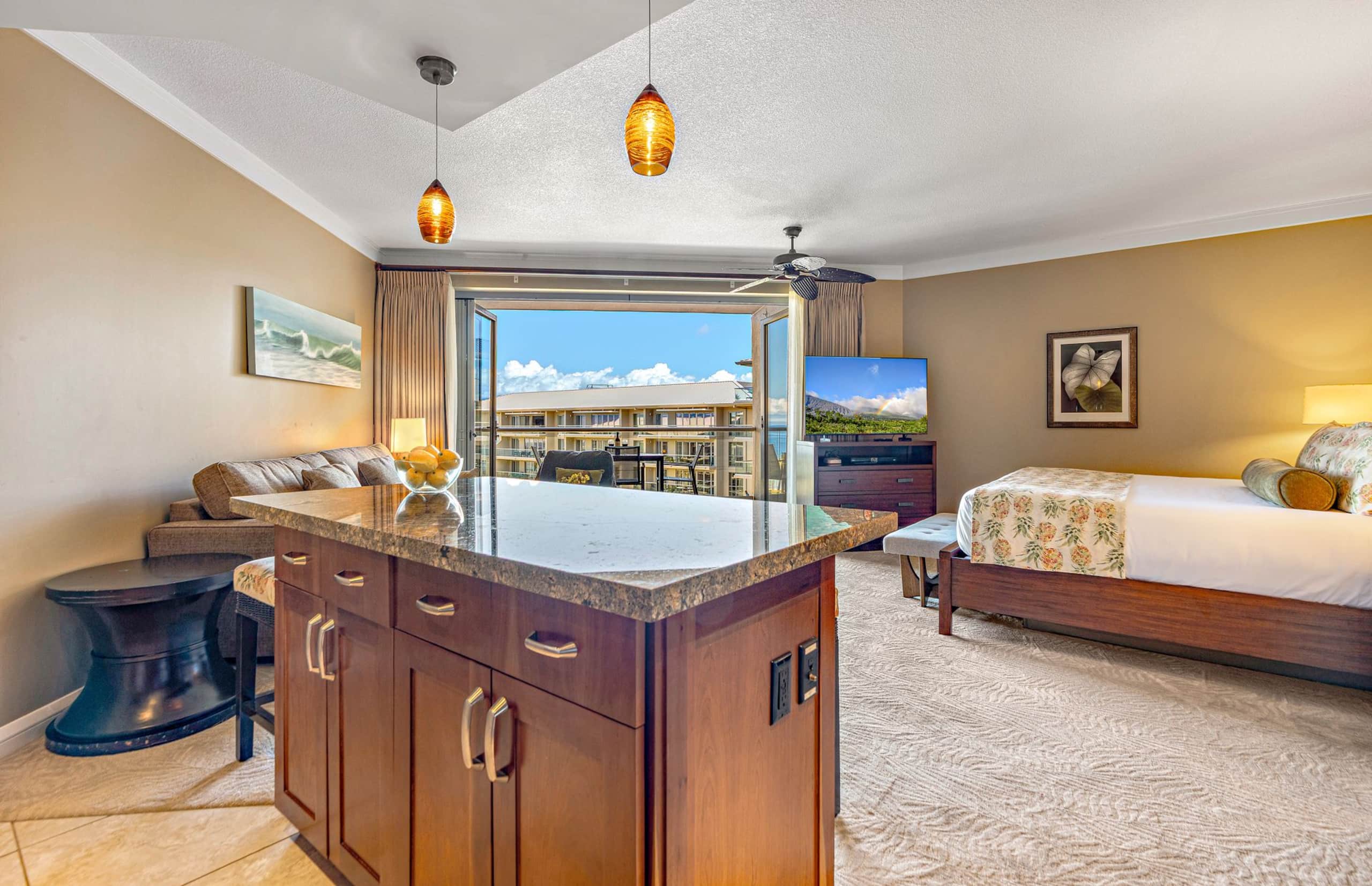 Condo in Lahaina · ★4.9 · Studio · 2 beds · 1 bath - Image 14