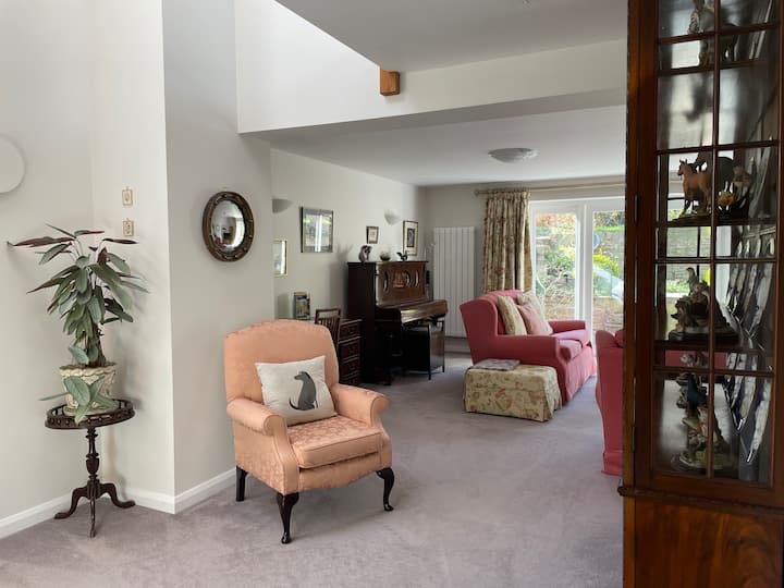 Large Country Cottage Near Wincanton, Sleeps 4-6. - Somerset