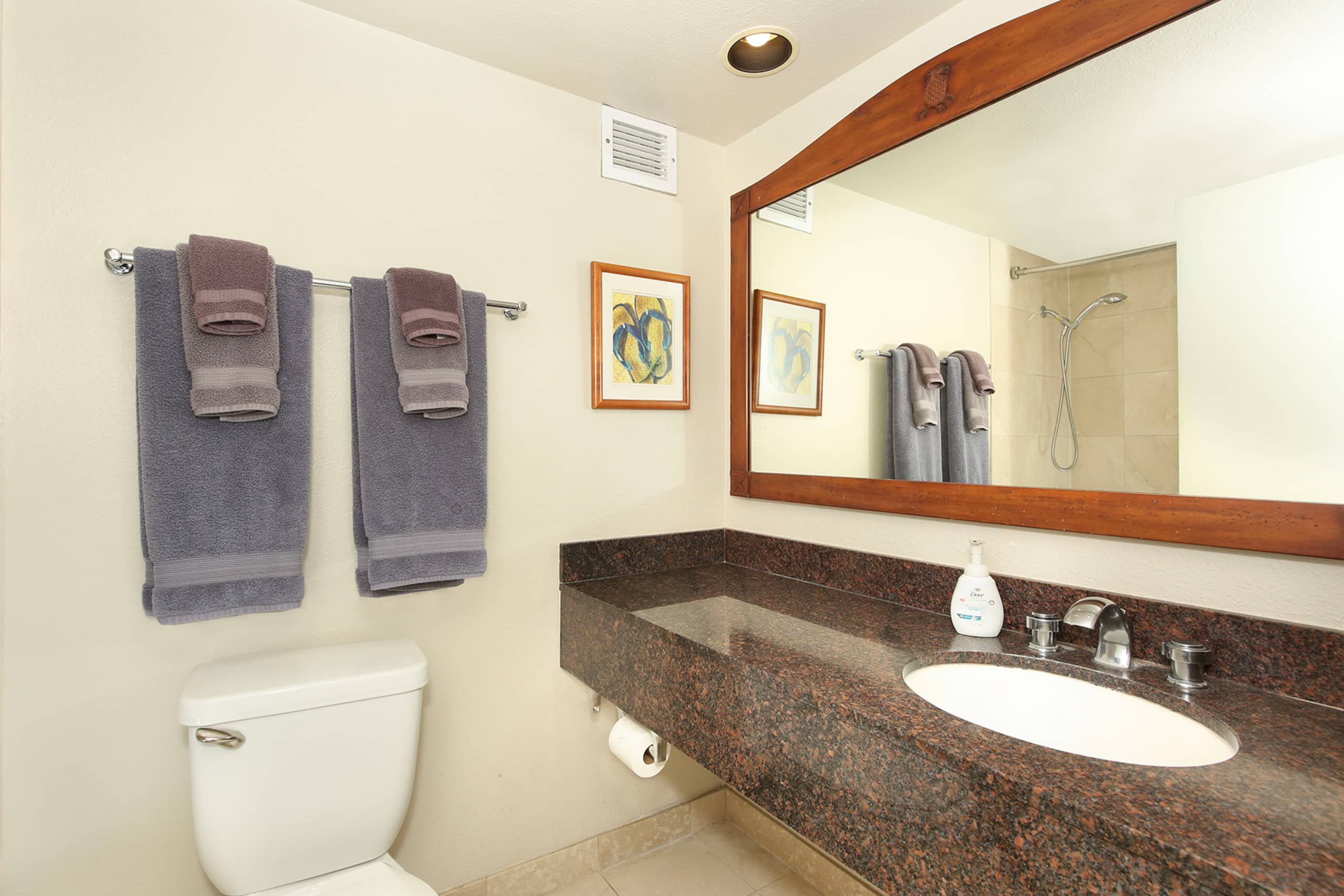Condo in Honolulu · ★4.81 · 1 bedroom · 1 bed · 1 bath - Image 10