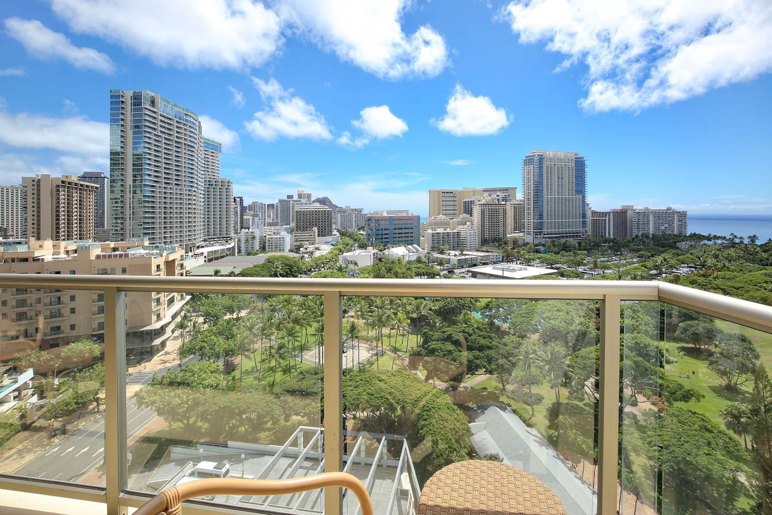 Condo in Honolulu · ★4.81 · 1 bedroom · 1 bed · 1 bath - Image 13