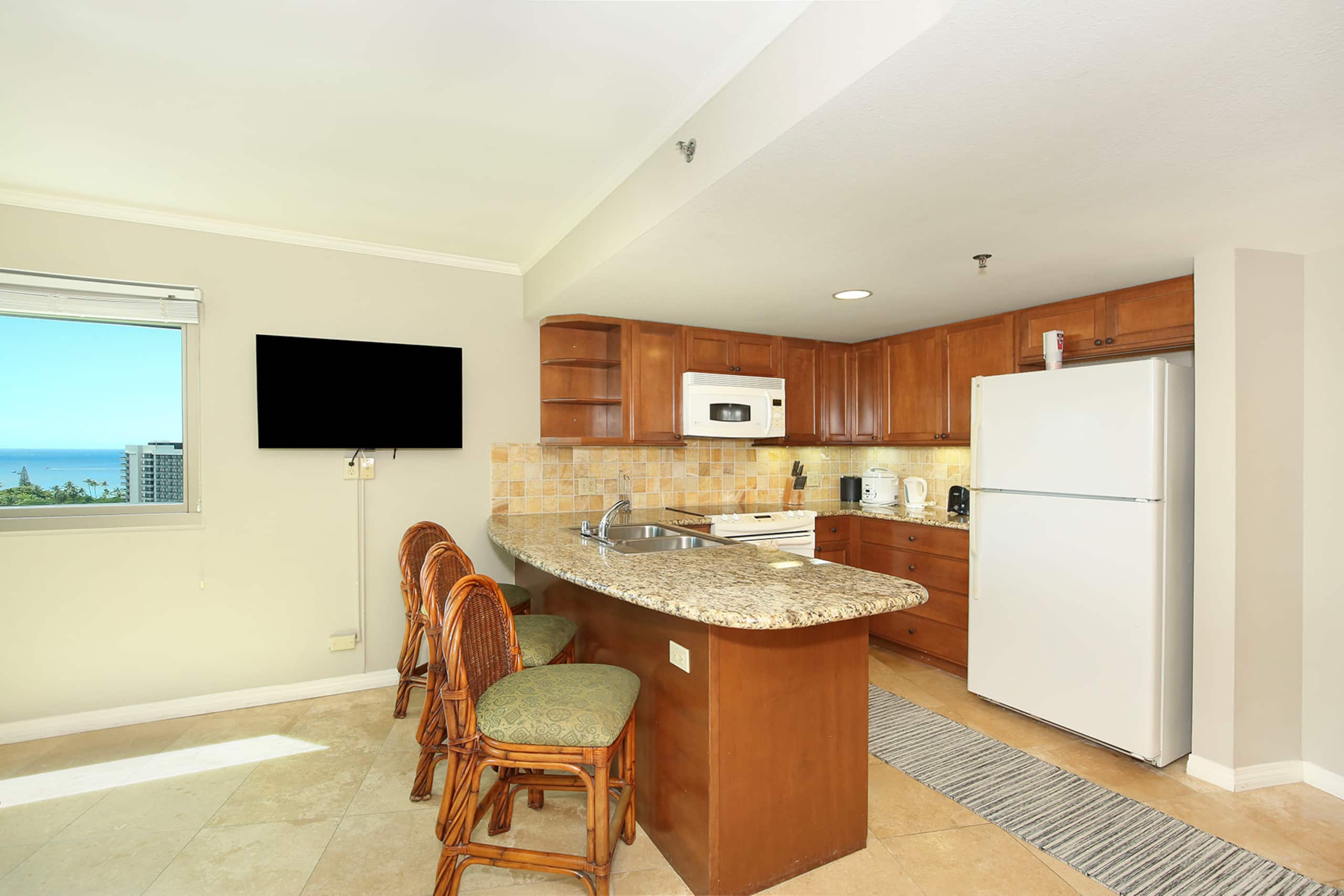 Condo in Honolulu · ★4.81 · 1 bedroom · 1 bed · 1 bath - Image 4