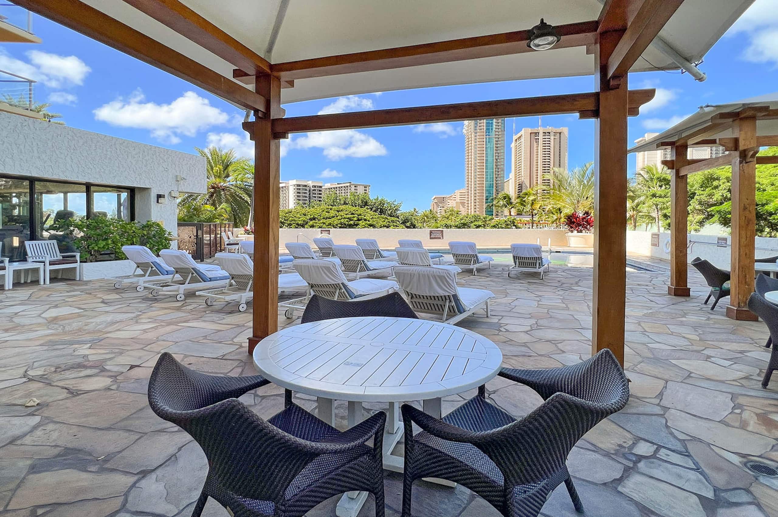 Condo in Honolulu · ★4.81 · 1 bedroom · 1 bed · 1 bath - Image 22