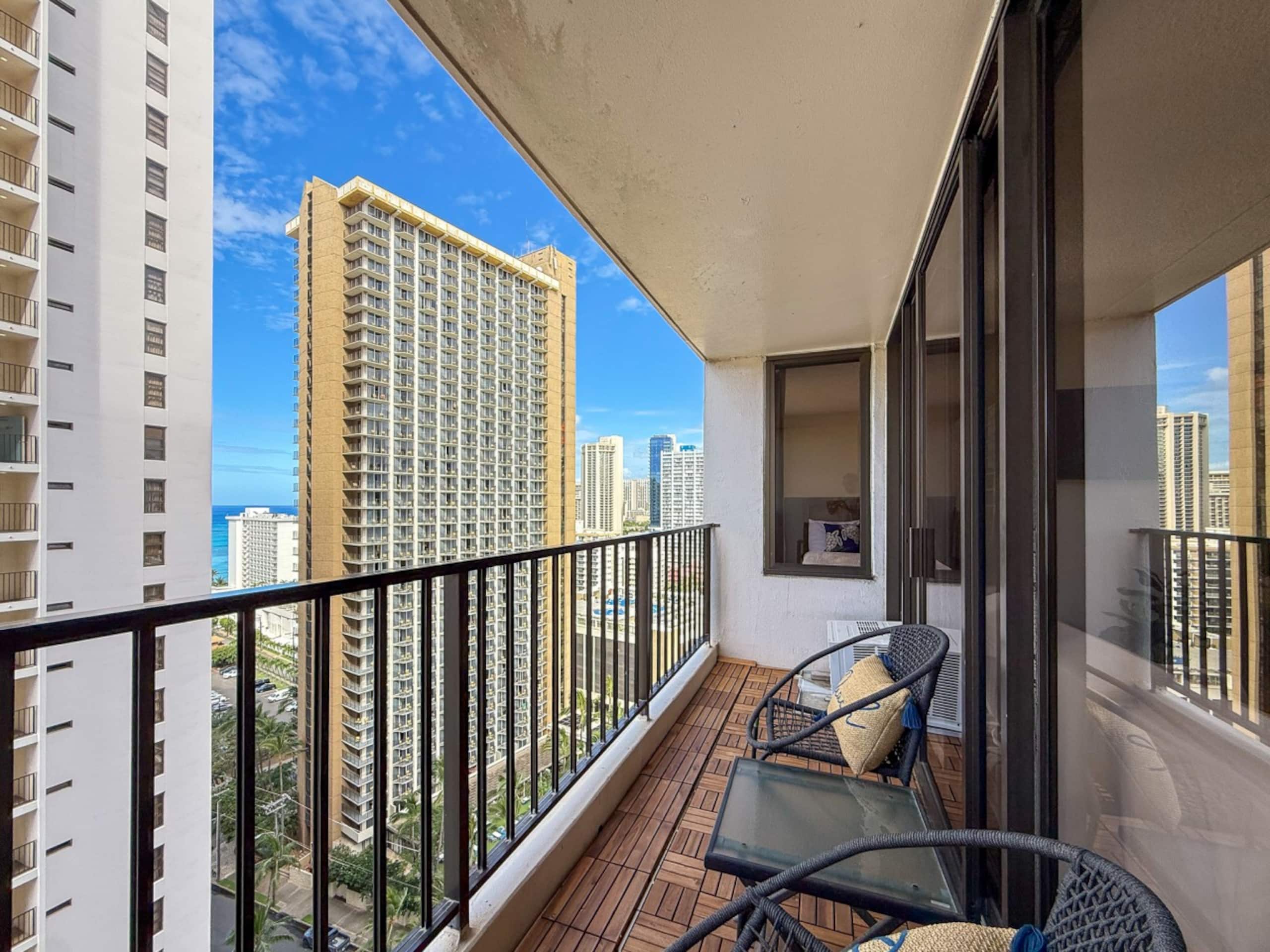 Condo in Honolulu · ★4.79 · 1 bedroom · 4 beds · 1 private bath - Image 14