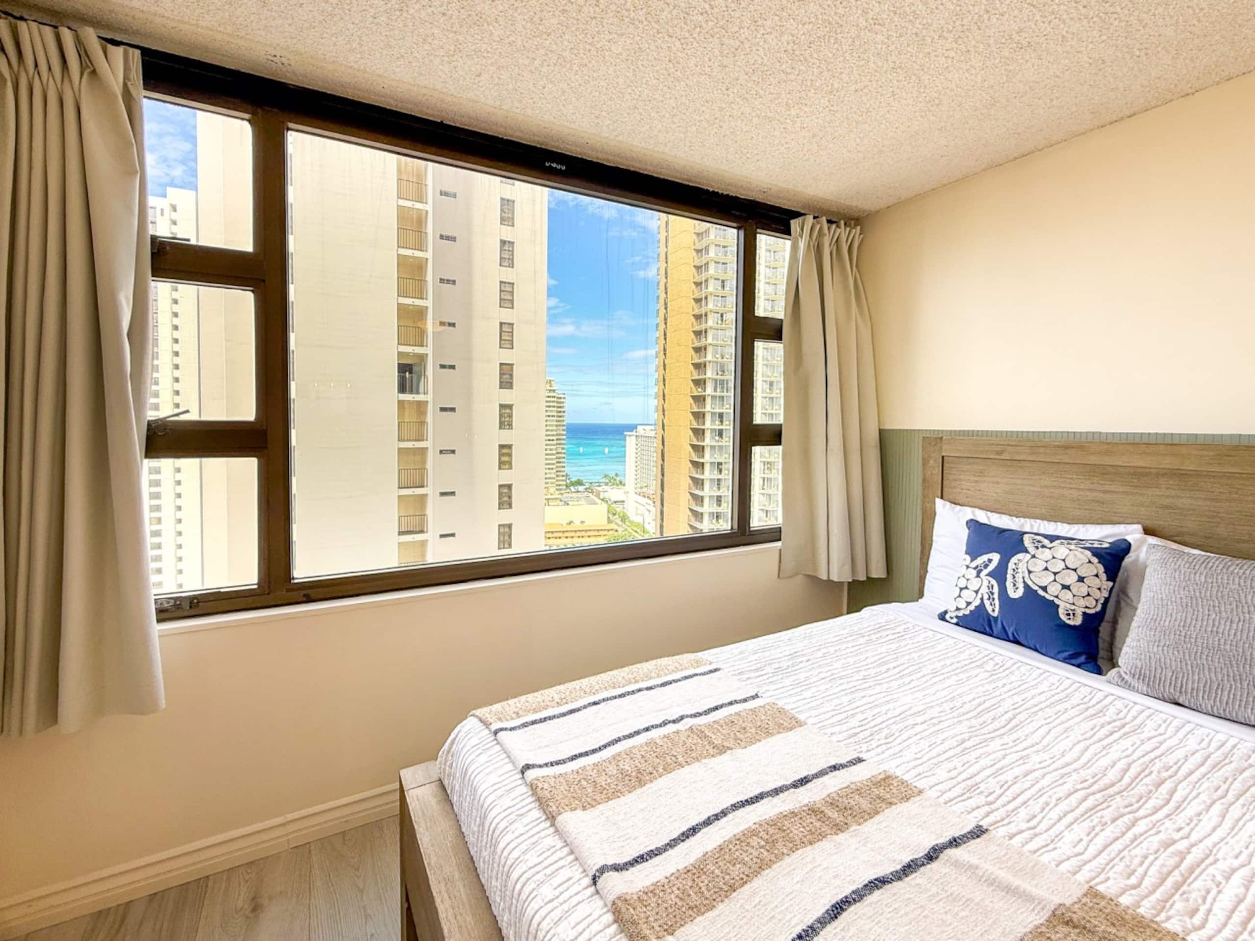Condo in Honolulu · ★4.79 · 1 bedroom · 4 beds · 1 private bath - Image 8